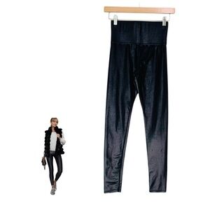 CARBON38 Legging in Takara Shine 7/8 Length Black Size XS